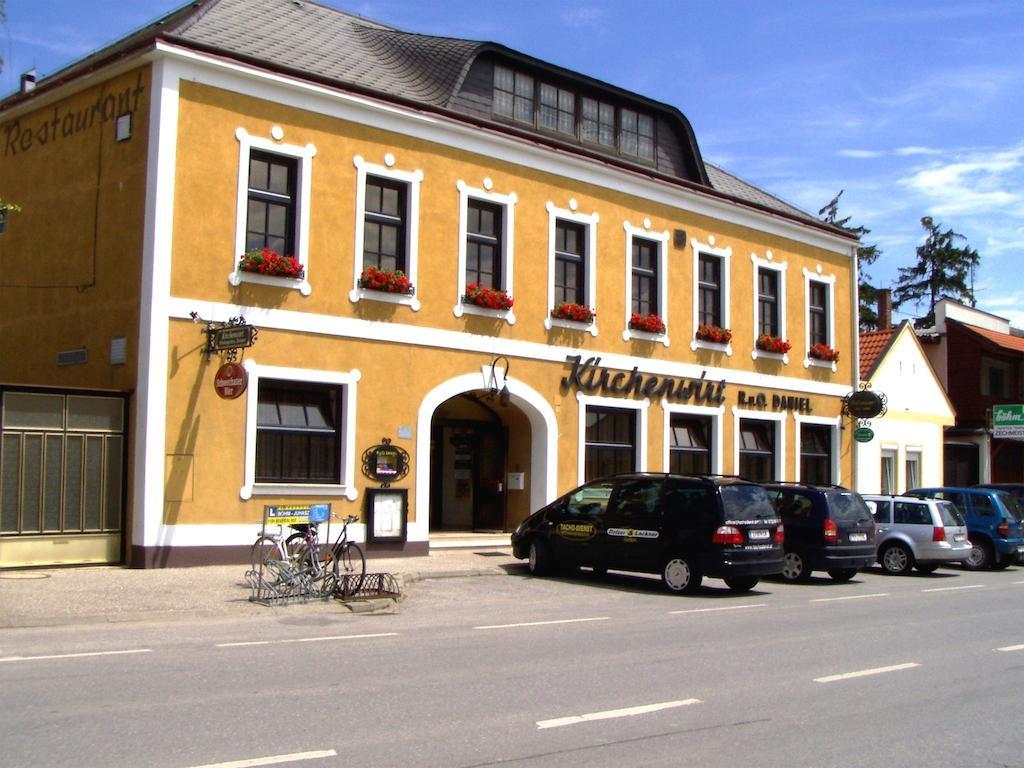Weinhotel Kirchenwirt Gols Exterior foto